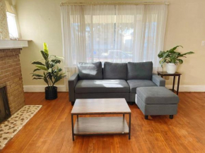 First floor Two Bedroom apt near airport and Cleveland Clinic Fairview